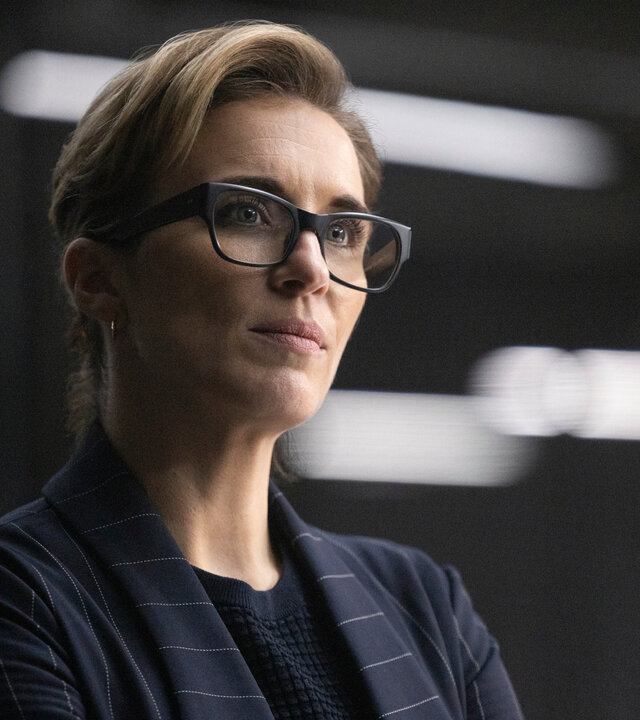 "Alex Rider - Rache": Mrs. Jones (Vicky McClure) blickt ernst und konzentriert zur Seite.