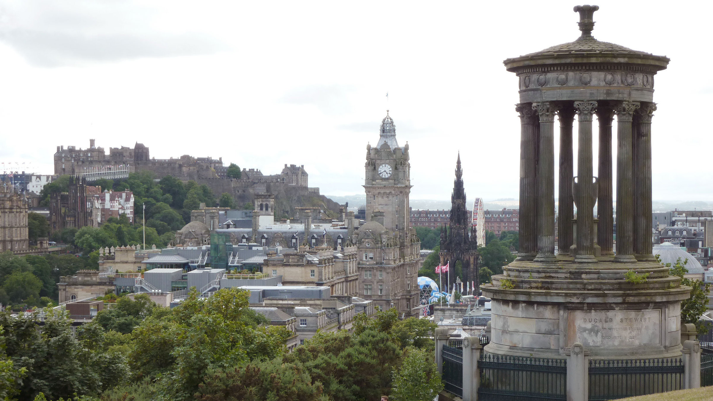 "Edinburgh, da will ich hin!" - Edinburgh von Calton Hill aus gesehen.
