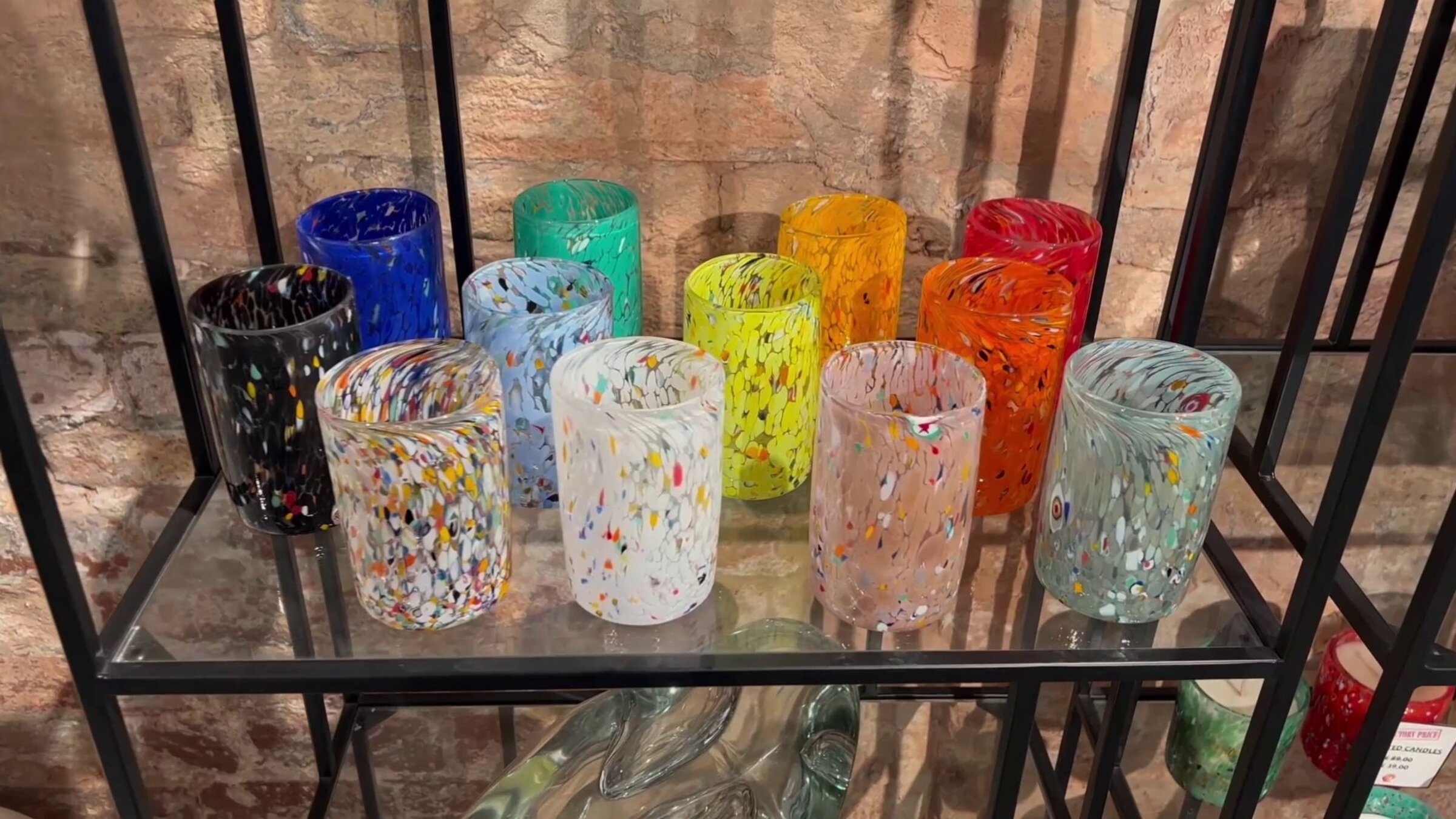 "Murano - Die Insel der Glasbläser": Handgemachte Trinkgläser von Roberto Beltrami, WAVE GLASS, Murano, Italien.