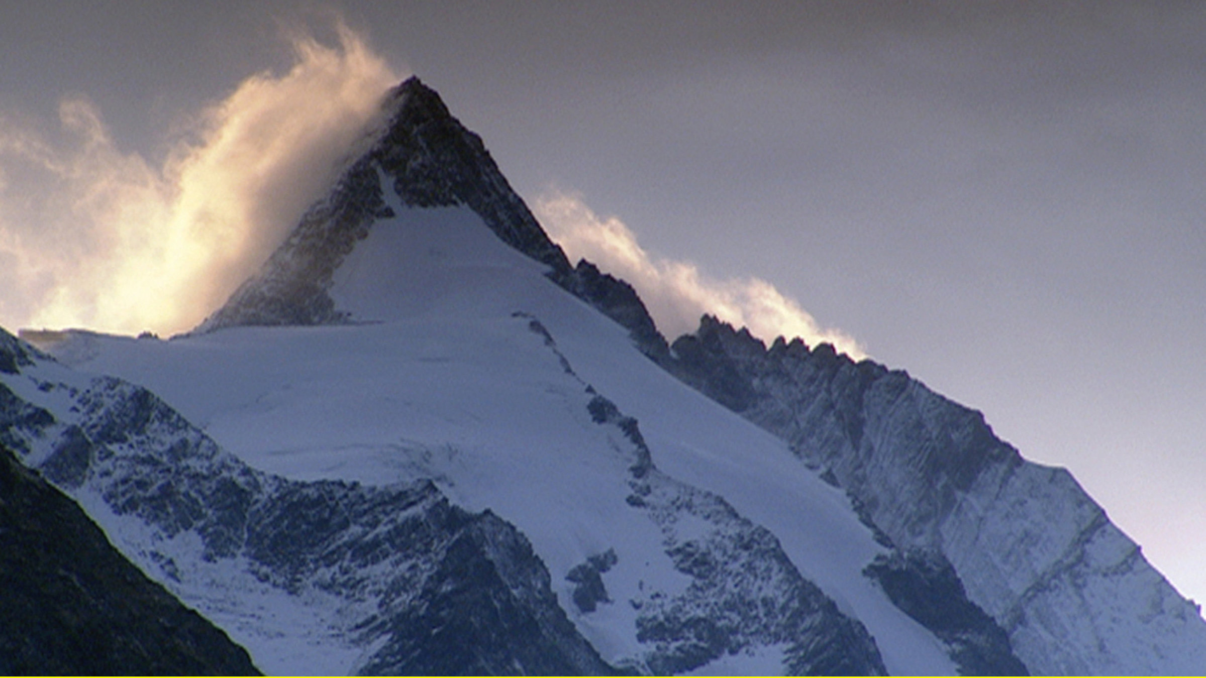 "Am Eisstrom des Großglockner": Der Großglockner in der Abendsonne.