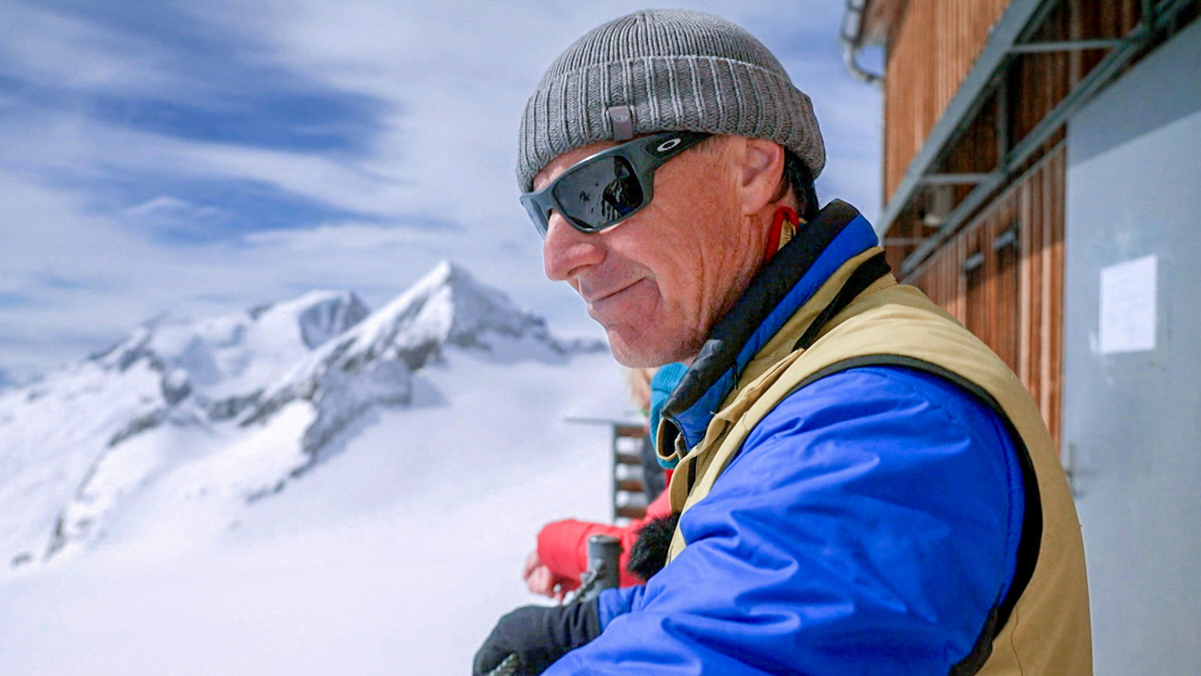 "Winterhüttengeschichten (5/5) - Unangemeldete Gäste fordern Hüttenwartin": Oberaarjochhütte: Corsin Flepp.