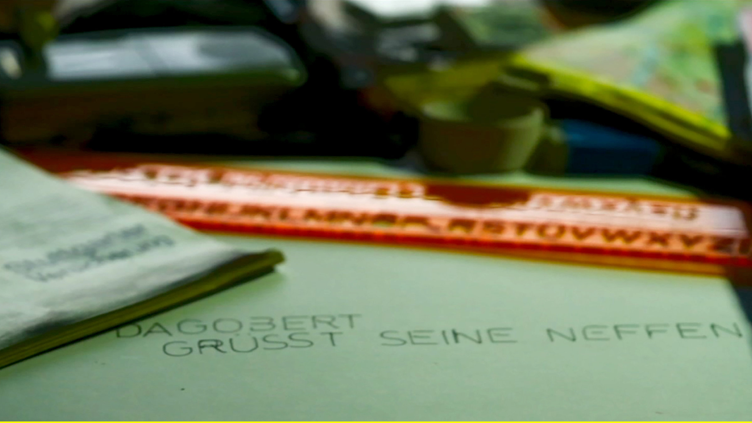 "Jagd auf Dagobert - Vom Verbrecher zum Volkshelden - Dagobert grüßt seine Neffen": Dagobert grüßt seine Neffen.