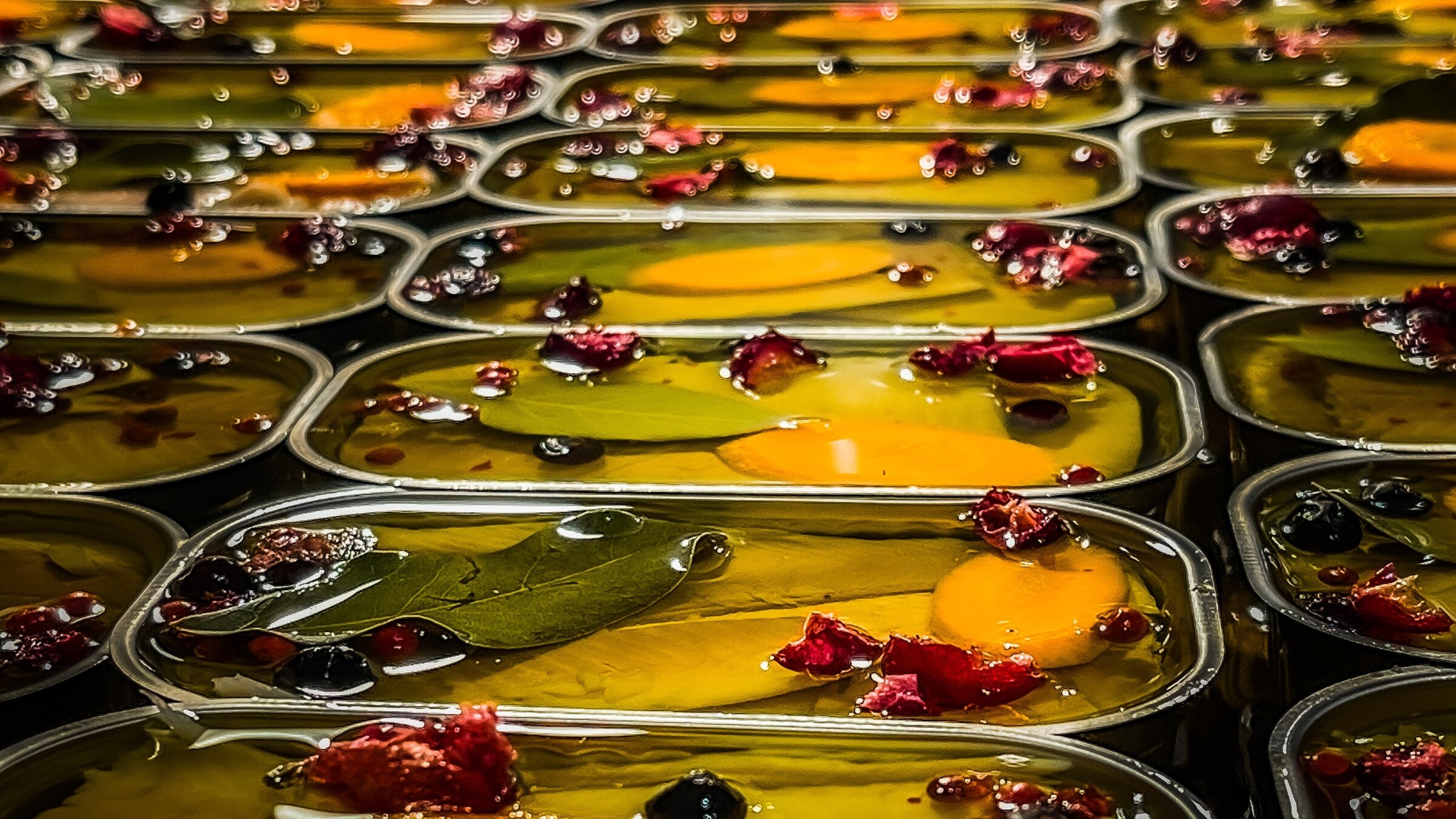 "Der Geschmack Europas - Das Salzkammergut": Fisch in Öldosen der Fischerei Höplinger.