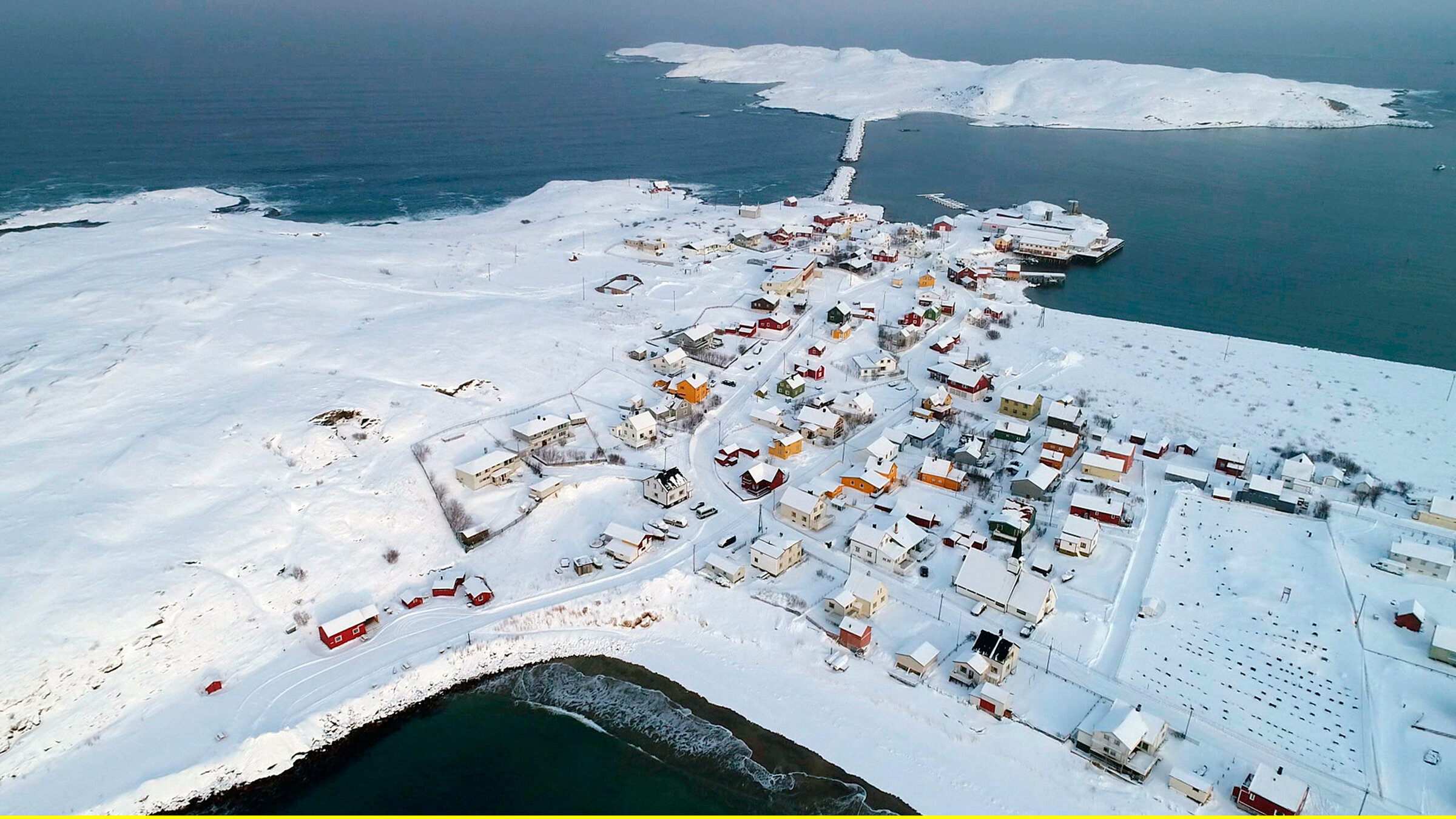 "mareTV: An der Eismeerküste": Der kleine Ort Bugøynes durchlebte eine große Wirtschaftskrise – bis die Kamschatka-Krabbe dem Dorf zu neuem Wohlstand verhalf.