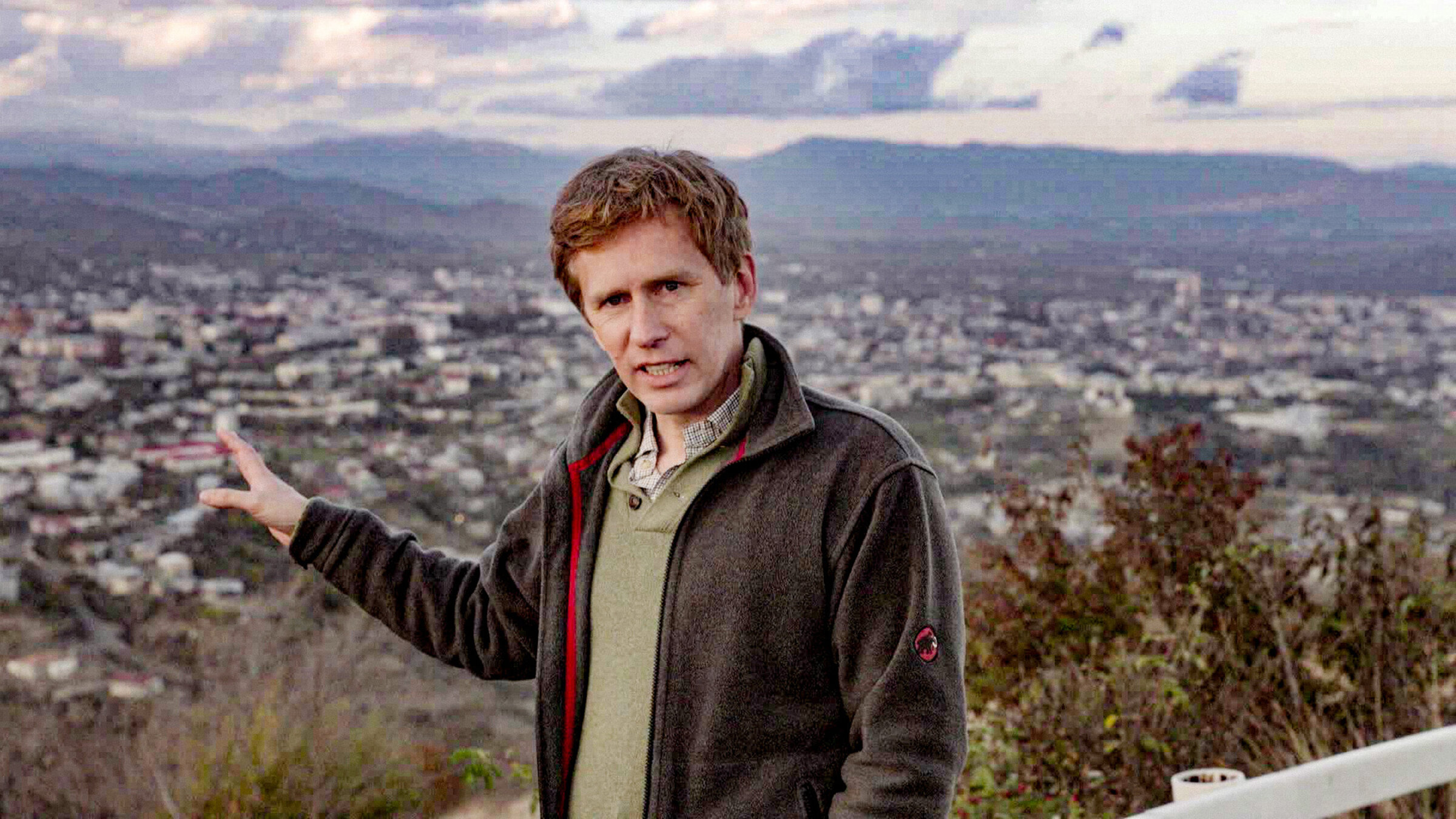 "Armenien - Der große Exodus": ORF-Weltjournal-Reporter Patrick A. Hafner wirft einen Blick auf die Hauptstadt von Bergkarabach, die Ende September von ihren Einwohnern verlassen wurde, als aserbaidschanische Truppen angerückt sind.