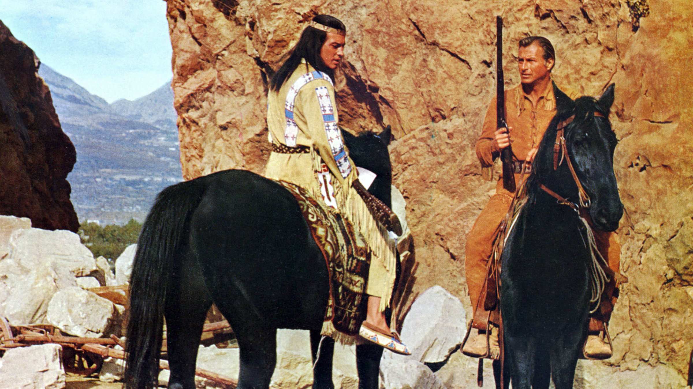 "OLD SHATTERHAND" - Old Shatterhand (Lex Barker) und Winnetou (Pierre Brice).
