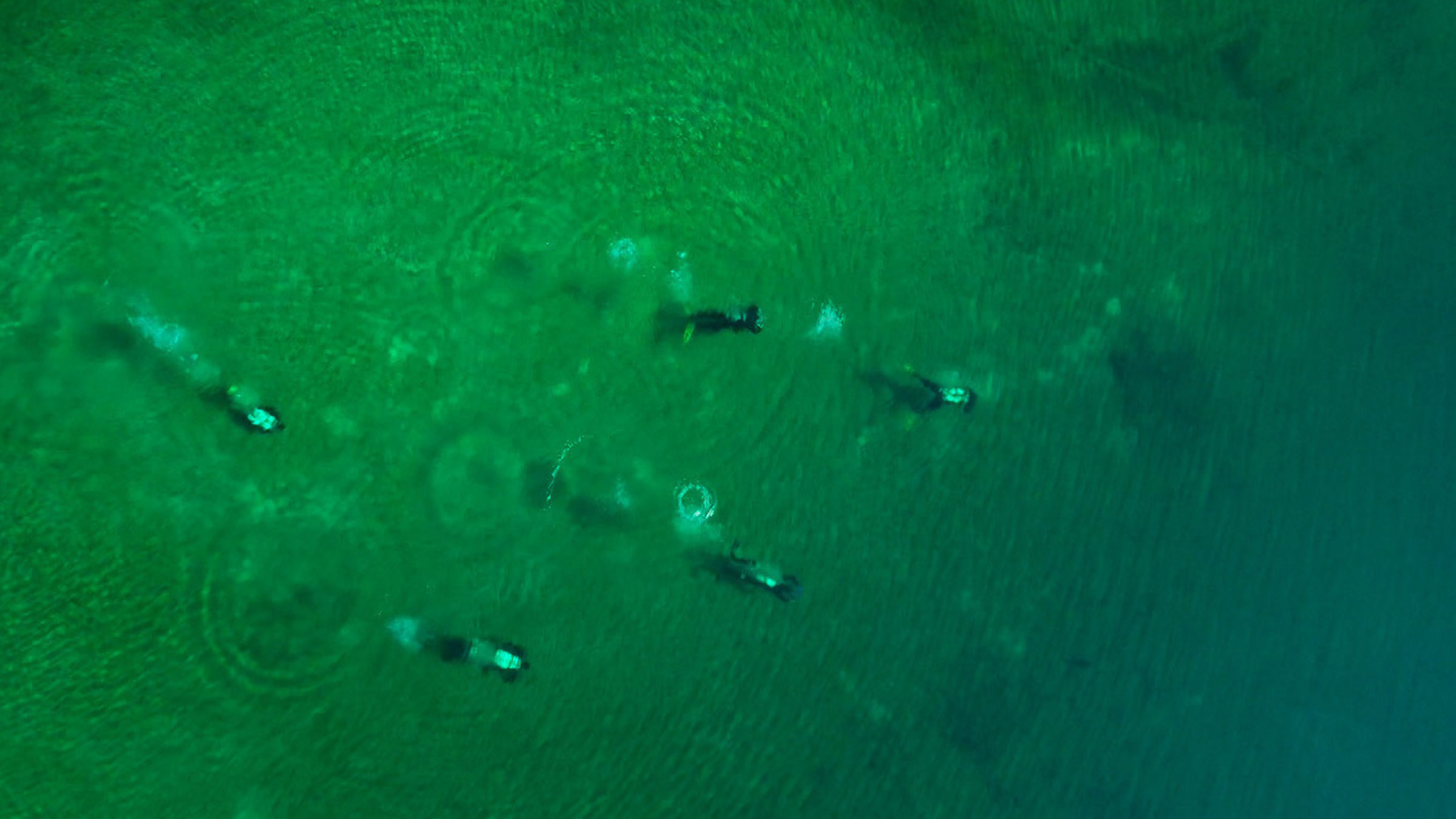 "Tiroler Wasserschätze ": Taucher im Fernsteinsee.