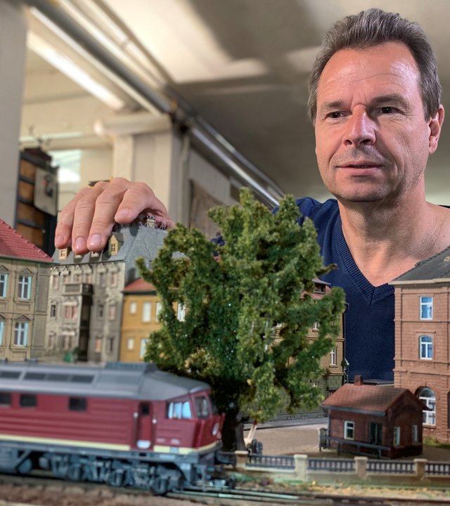 "37° Schatten im Gleis - Wenn Lokführer sich schuldig fühlen": Das Hobby von Wolfgang M. ist seine Modelleisenbahn.